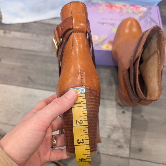 Coach Kassandra Camel Tan Leather Ankle Boots Heels Size 9 ~4” Heel - Picture 12 of 12